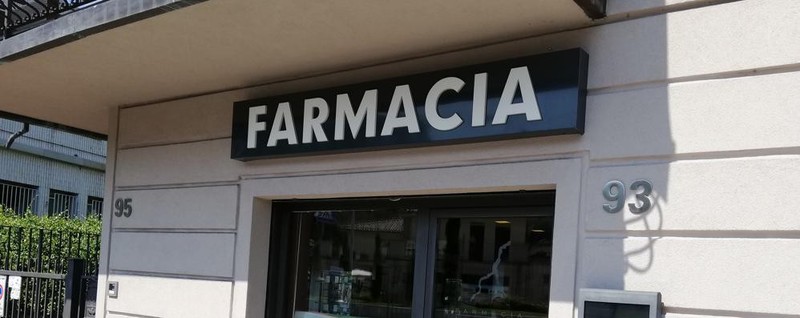 /img/lavori/farmacia_cermenate/INGRESSO FARMACIA.jpg